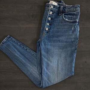 Abercrombie & Fitch The Skinny High Rise Button Fly Distressed Jeans Size 28/6R